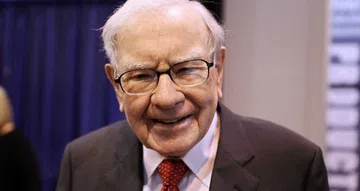 Berkshire Hathaway dobra lucro no 2T26 a US$ 25,6 bilhões