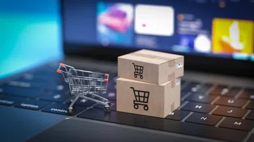 E-commerce bate recorde com faturamento de R$ 295,6 bilhões em 2025