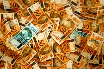 Dívida Pública Supera 80% do PIB e Pressiona Juros e Crédito